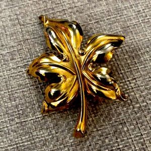 Vintage Trifari Gold Tone Maple Leaf Brooch